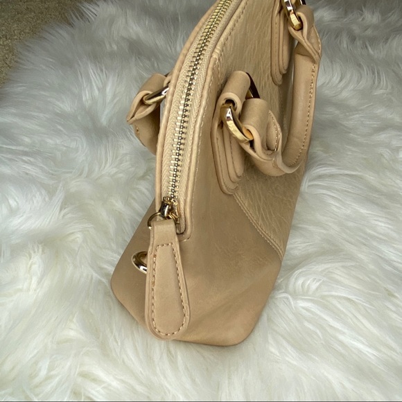 š¤SALE: price dropš¤ Urban Expressions handbag - Picture 4 of 8